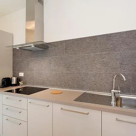 Felix 10 Стреза