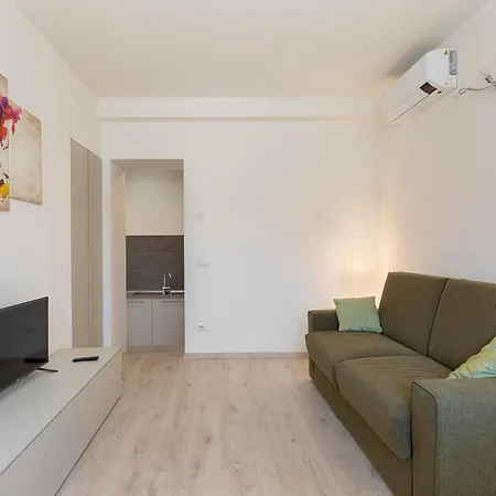 Felix 10 Apartment